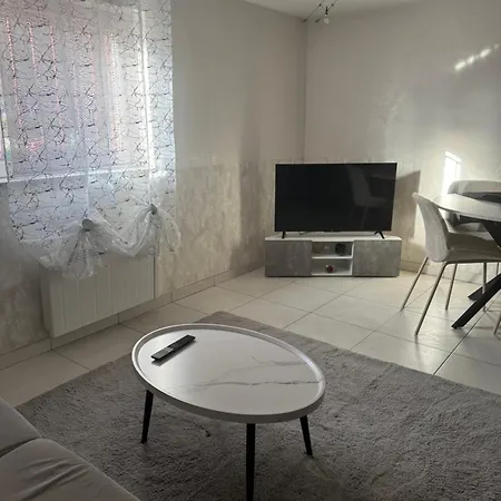 Lila's - Dans Maison Avec Exterieur
